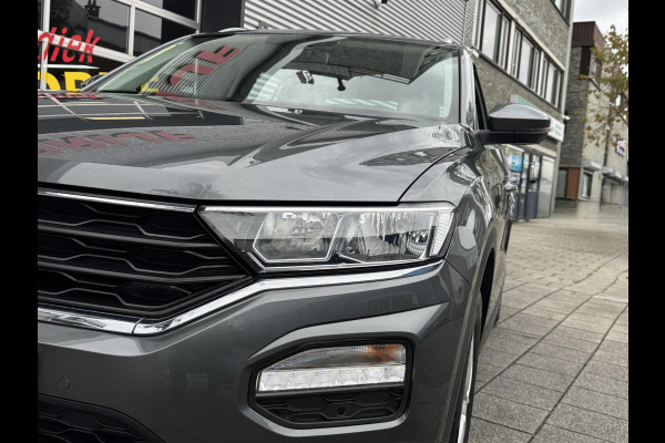 Volkswagen T-Roc 1.0 TSI Style - Navigatie I Airco I PDC- Achteruitrij camera I Sport velgen I APK 10-2027Dealer onderhouden