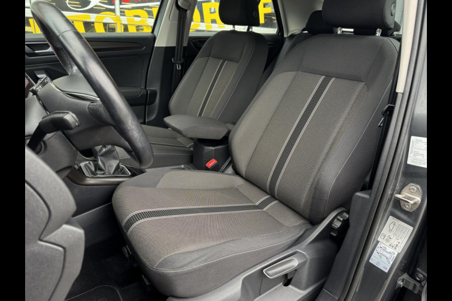 Volkswagen T-Roc 1.0 TSI Style - Navigatie I Airco I PDC- Achteruitrij camera I Sport velgen I APK 10-2027Dealer onderhouden