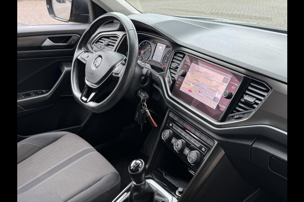 Volkswagen T-Roc 1.0 TSI Style - Navigatie I Airco I PDC- Achteruitrij camera I Sport velgen I APK 10-2027Dealer onderhouden