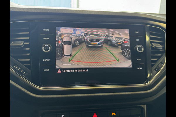 Volkswagen T-Roc 1.0 TSI Style - Navigatie I Airco I PDC- Achteruitrij camera I Sport velgen I APK 10-2027Dealer onderhouden