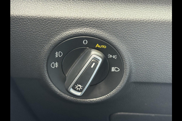 Volkswagen T-Roc 1.0 TSI Style - Navigatie I Airco I PDC- Achteruitrij camera I Sport velgen I APK 10-2027Dealer onderhouden