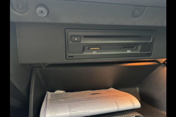 Volkswagen T-Roc 1.0 TSI Style - Navigatie I Airco I PDC- Achteruitrij camera I Sport velgen I APK 10-2027Dealer onderhouden