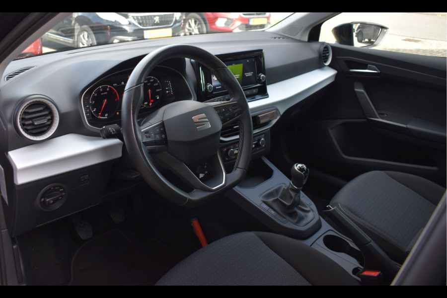 Seat Ibiza 1.0 EcoTSI Style Business Connect Parkeersensoren / Apple- android Carplay / Seat Ibiza 1.0 EcoTSI Style Business Connect Parkeersensoren / Apple- android Carplay /