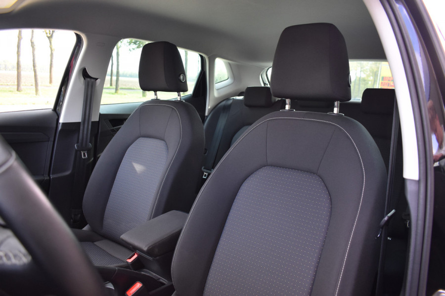 Seat Ibiza 1.0 EcoTSI Style Business Connect Parkeersensoren / Apple- android Carplay / Seat Ibiza 1.0 EcoTSI Style Business Connect Parkeersensoren / Apple- android Carplay /