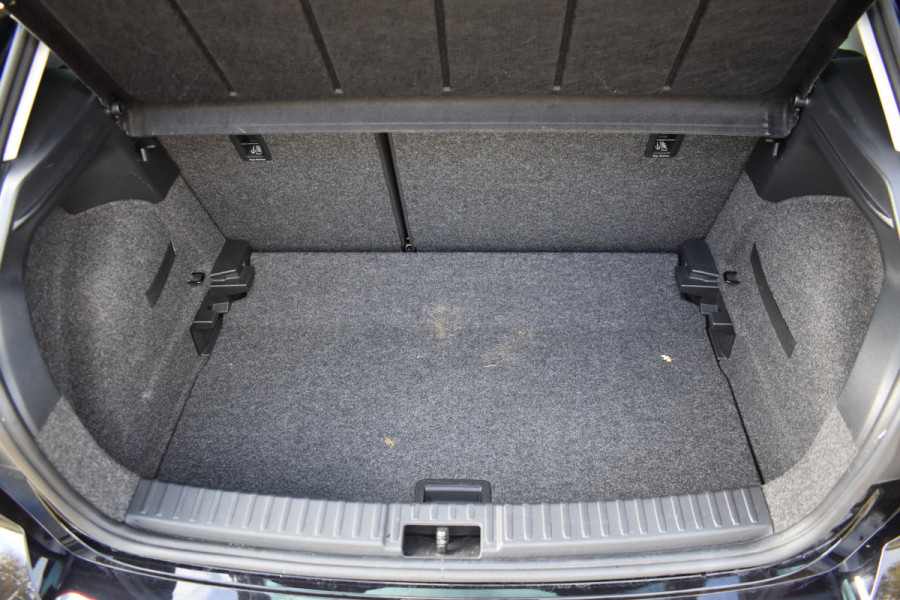 Seat Ibiza 1.0 EcoTSI Style Business Connect Parkeersensoren / Apple- android Carplay / Seat Ibiza 1.0 EcoTSI Style Business Connect Parkeersensoren / Apple- android Carplay /