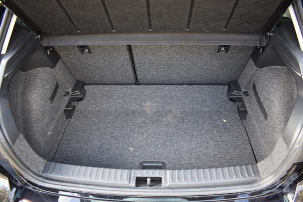 Seat Ibiza 1.0 EcoTSI Style Business Connect Parkeersensoren / Apple- android Carplay / Seat Ibiza 1.0 EcoTSI Style Business Connect Parkeersensoren / Apple- android Carplay /