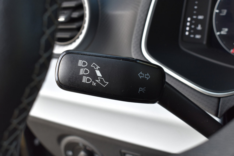 Seat Ibiza 1.0 EcoTSI Style Business Connect Parkeersensoren / Apple- android Carplay / Seat Ibiza 1.0 EcoTSI Style Business Connect Parkeersensoren / Apple- android Carplay /