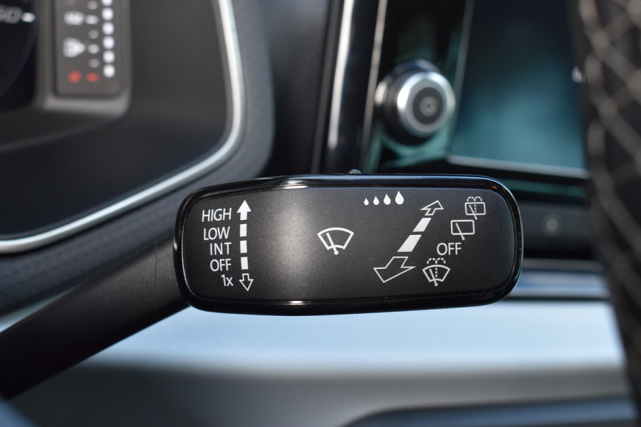 Seat Ibiza 1.0 EcoTSI Style Business Connect Parkeersensoren / Apple- android Carplay / Seat Ibiza 1.0 EcoTSI Style Business Connect Parkeersensoren / Apple- android Carplay /