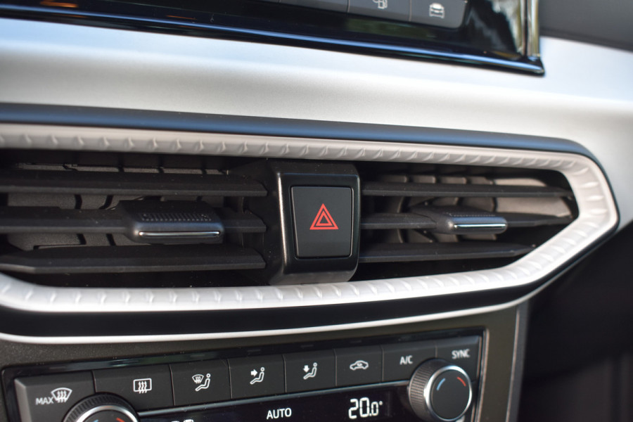 Seat Ibiza 1.0 EcoTSI Style Business Connect Parkeersensoren / Apple- android Carplay / Seat Ibiza 1.0 EcoTSI Style Business Connect Parkeersensoren / Apple- android Carplay /