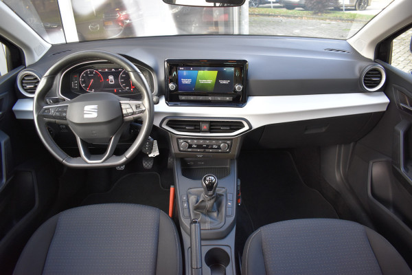 Seat Ibiza 1.0 EcoTSI Style Business Connect Parkeersensoren / Apple- android Carplay / Seat Ibiza 1.0 EcoTSI Style Business Connect Parkeersensoren / Apple- android Carplay /