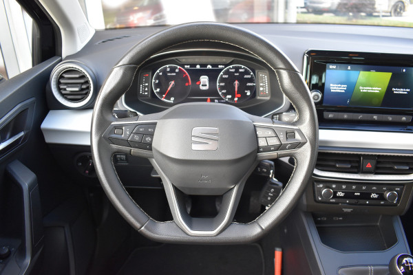 Seat Ibiza 1.0 EcoTSI Style Business Connect Parkeersensoren / Apple- android Carplay / Seat Ibiza 1.0 EcoTSI Style Business Connect Parkeersensoren / Apple- android Carplay /