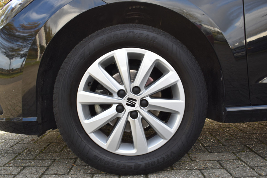 Seat Ibiza 1.0 EcoTSI Style Business Connect Parkeersensoren / Apple- android Carplay / Seat Ibiza 1.0 EcoTSI Style Business Connect Parkeersensoren / Apple- android Carplay /