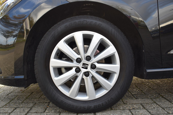 Seat Ibiza 1.0 EcoTSI Style Business Connect Parkeersensoren / Apple- android Carplay / Seat Ibiza 1.0 EcoTSI Style Business Connect Parkeersensoren / Apple- android Carplay /