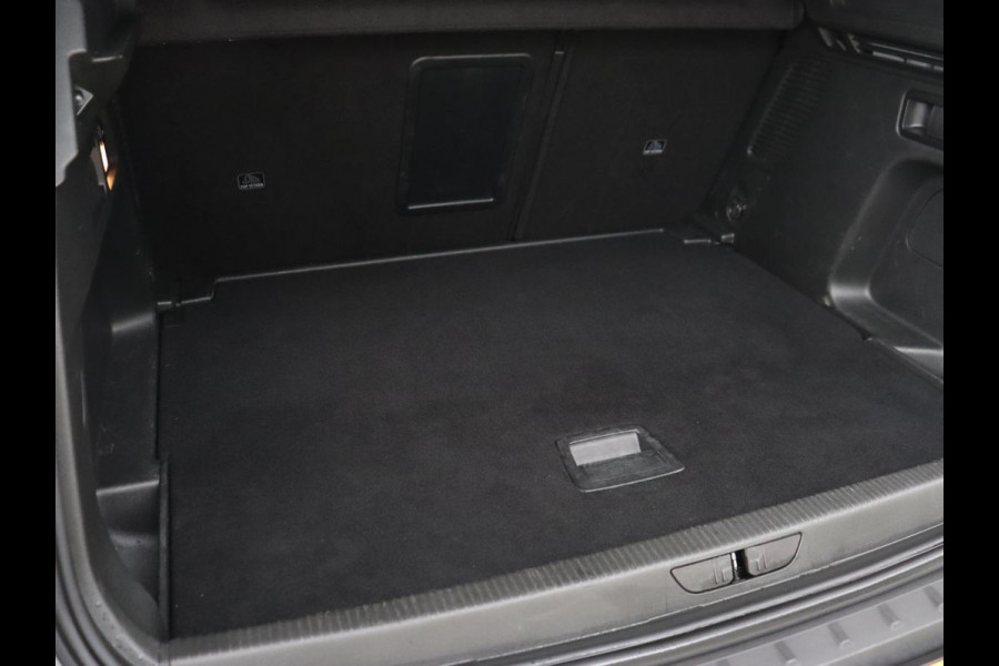 Opel Grandland X 1.2 Turbo Executive | Automaat | Carplay | Full LED | Comfortstoelen | Camera | Navigatie | Climate control | Keyless | Parkeerhulp | Cruise control Opel Grandland X 1.2 Turbo Executive | Automaat | Carplay | Full LED | Comfortstoelen | Camera | Navigatie | Climate control | Keyless | Parkeerhulp | Cruise control