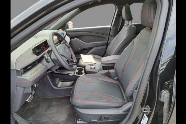 Ford Mustang Mach-E Extended Premium AWD 98 kWh 370pk | Panoramadak | Technology Pack + | 1.500kg Trekgewicht Ford Mustang Mach-E Extended Premium AWD 98 kWh 370pk | Panoramadak | Technology Pack + | 1.500kg Trekgewicht