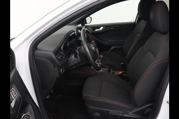 Ford Focus 1.0 EcoBoost Hybrid ST Line X | Stoel & stuurverwarming | Camera | Carplay | Digital Cockpit | Full LED | Keyless | Navigatie Ford Focus 1.0 EcoBoost Hybrid ST Line X | Stoel & stuurverwarming | Camera | Carplay | Digital Cockpit | Full LED | Keyless | Navigatie