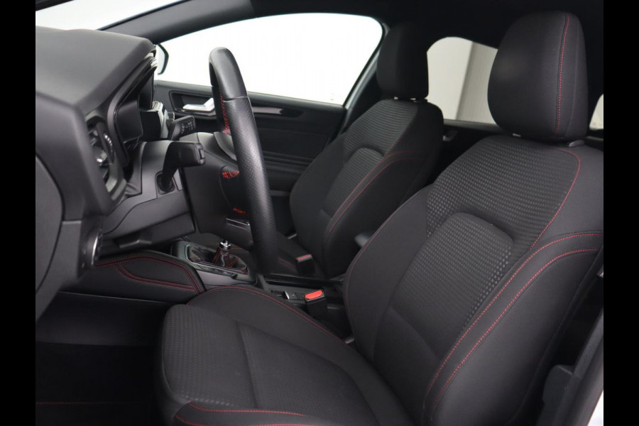 Ford Focus 1.0 EcoBoost Hybrid ST Line X | Stoel & stuurverwarming | Camera | Carplay | Digital Cockpit | Full LED | Keyless | Navigatie Ford Focus 1.0 EcoBoost Hybrid ST Line X | Stoel & stuurverwarming | Camera | Carplay | Digital Cockpit | Full LED | Keyless | Navigatie