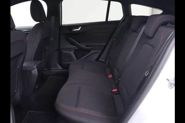 Ford Focus 1.0 EcoBoost Hybrid ST Line X | Stoel & stuurverwarming | Camera | Carplay | Digital Cockpit | Full LED | Keyless | Navigatie Ford Focus 1.0 EcoBoost Hybrid ST Line X | Stoel & stuurverwarming | Camera | Carplay | Digital Cockpit | Full LED | Keyless | Navigatie