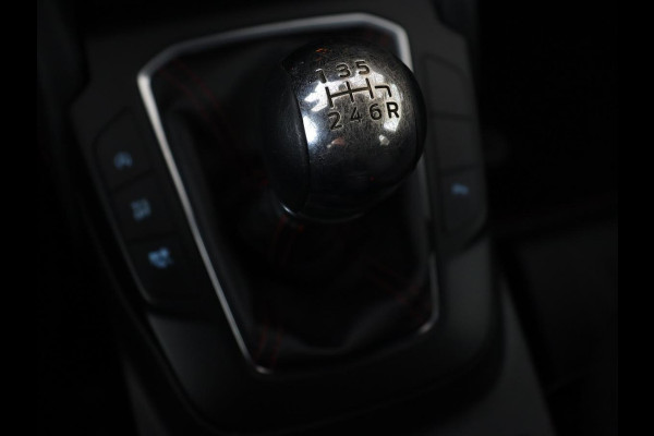 Ford Focus 1.0 EcoBoost Hybrid ST Line X | Stoel & stuurverwarming | Camera | Carplay | Digital Cockpit | Full LED | Keyless | Navigatie Ford Focus 1.0 EcoBoost Hybrid ST Line X | Stoel & stuurverwarming | Camera | Carplay | Digital Cockpit | Full LED | Keyless | Navigatie