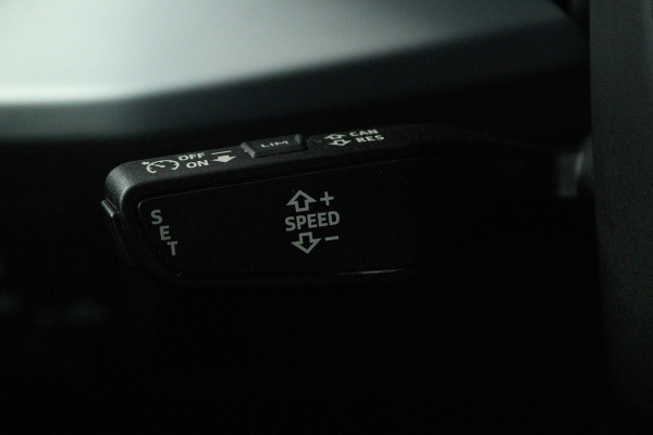 Audi Q2 35 TFSI S Edition (PANORAMADAK, DIGITALE COCKPIT, STOELVERWARMING, ACHTERUITRIJCAMERA, PARKEERSENSOREN, AUTOMAAT) Audi Q2 35 TFSI S Edition (PANORAMADAK, DIGITALE COCKPIT, STOELVERWARMING, ACHTERUITRIJCAMERA, PARKEERSENSOREN, AUTOMAAT)