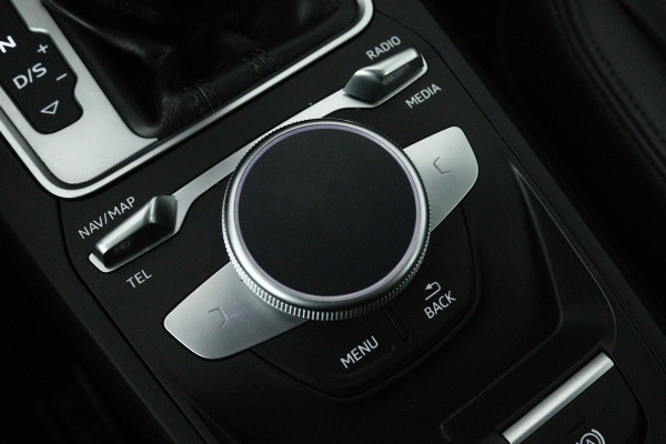 Audi Q2 35 TFSI S Edition (PANORAMADAK, DIGITALE COCKPIT, STOELVERWARMING, ACHTERUITRIJCAMERA, PARKEERSENSOREN, AUTOMAAT) Audi Q2 35 TFSI S Edition (PANORAMADAK, DIGITALE COCKPIT, STOELVERWARMING, ACHTERUITRIJCAMERA, PARKEERSENSOREN, AUTOMAAT)