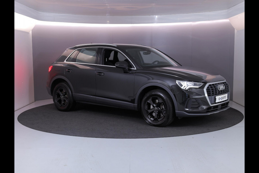 Audi Q3 45 TFSI e Business Edition 245 pk S-tronic | Navigatie | Parkeersensoren | Adaptieve cruise control | Stoelverwarming |