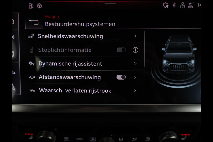 Audi Q3 45 TFSI e Business Edition 245 pk S-tronic | Navigatie | Parkeersensoren | Adaptieve cruise control | Stoelverwarming |