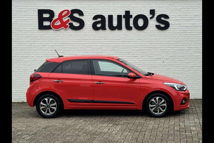 Hyundai i20 1.0 T-GDI Premium Dealer onderhouden Cruise control Climate control Parkeersensoren v/a Navigatie Apple / Android DAB