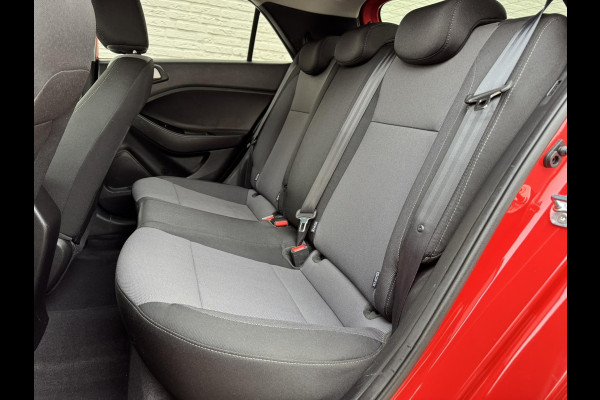 Hyundai i20 1.0 T-GDI Premium Dealer onderhouden Cruise control Climate control Parkeersensoren v/a Navigatie Apple / Android DAB