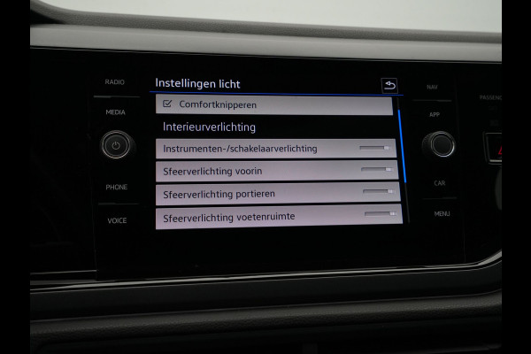 Volkswagen Taigo 1.0 TSI 110pk DSG R-Line Panorama Navi via App Pdc Acc Lane Assist Volkswagen Taigo 1.0 TSI 110pk DSG R-Line Panorama Navi via App Pdc Acc Lane Assist