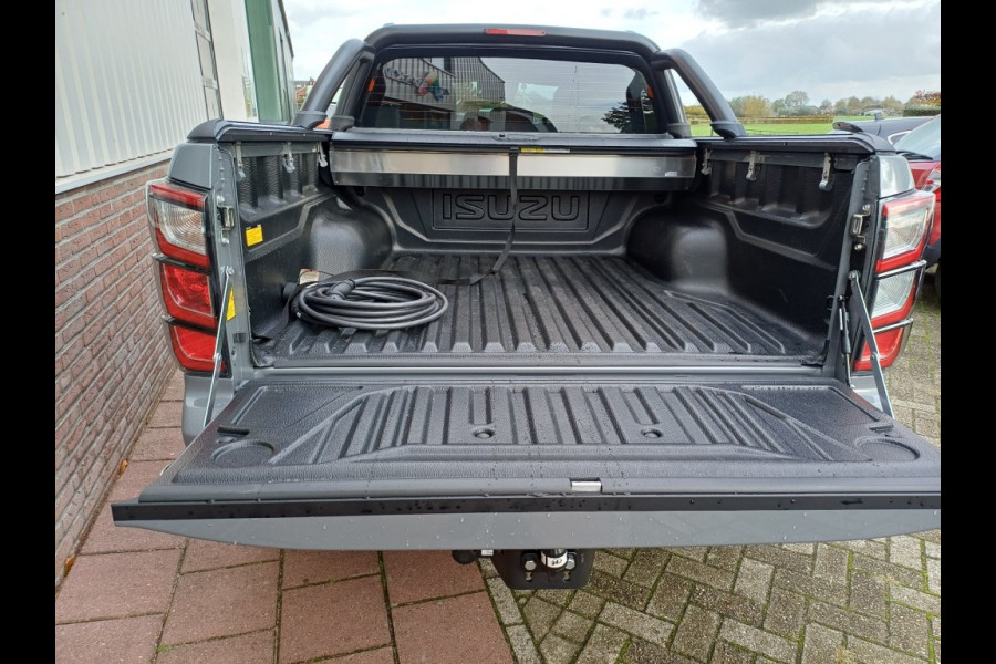 Isuzu D-max EV V-Cross Dubbele Cabine 3500 Kg trekvermogen Isuzu D-max EV V-Cross Dubbele Cabine 3500 Kg trekvermogen
