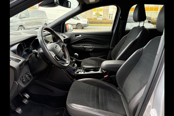 Ford Kuga 1.5 EcoBoost ST Line 150pk | Trekhaak | 2.000kg Trekgewicht | Winterpack Ford Kuga 1.5 EcoBoost ST Line 150pk | Trekhaak | 2.000kg Trekgewicht | Winterpack