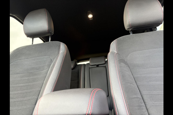 Ford Kuga 1.5 EcoBoost ST Line 150pk | Trekhaak | 2.000kg Trekgewicht | Winterpack Ford Kuga 1.5 EcoBoost ST Line 150pk | Trekhaak | 2.000kg Trekgewicht | Winterpack