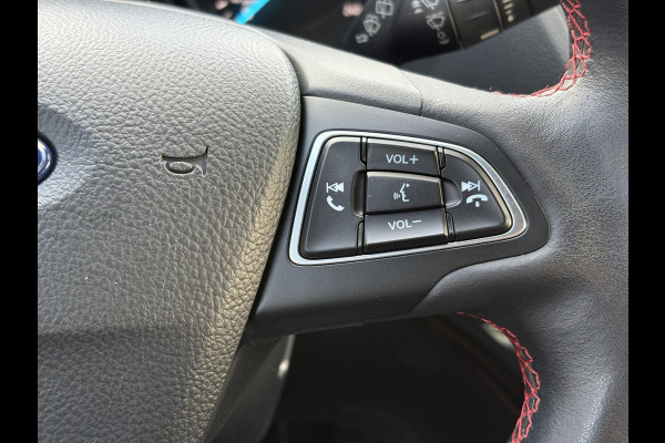 Ford Kuga 1.5 EcoBoost ST Line 150pk | Trekhaak | 2.000kg Trekgewicht | Winterpack Ford Kuga 1.5 EcoBoost ST Line 150pk | Trekhaak | 2.000kg Trekgewicht | Winterpack