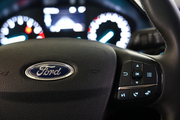 Ford Fiesta 1.0 EcoBoost Hybrid Titanium AUT CARPLAY DAB STUURVW '22 Ford Fiesta 1.0 EcoBoost Hybrid Titanium AUT CARPLAY DAB STUURVW '22