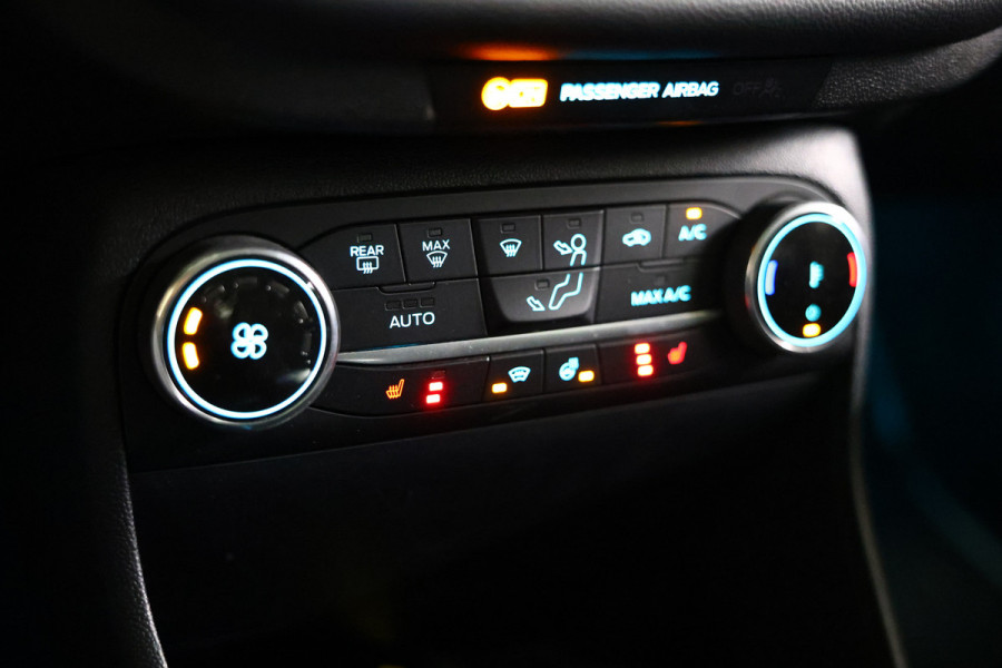 Ford Fiesta 1.0 EcoBoost Hybrid Titanium AUT CARPLAY DAB STUURVW '22 Ford Fiesta 1.0 EcoBoost Hybrid Titanium AUT CARPLAY DAB STUURVW '22