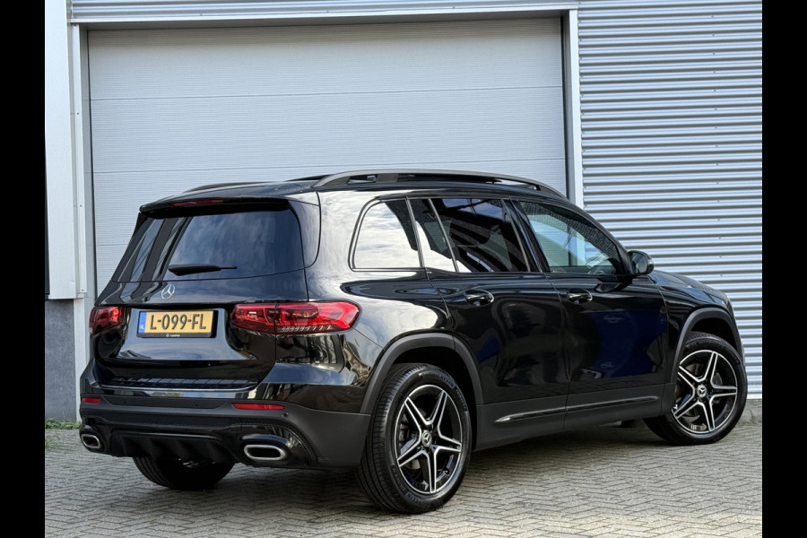 Mercedes-Benz Glb 180 Business Solution AMG | Panoramadak | Multibeam | Memorystoelen