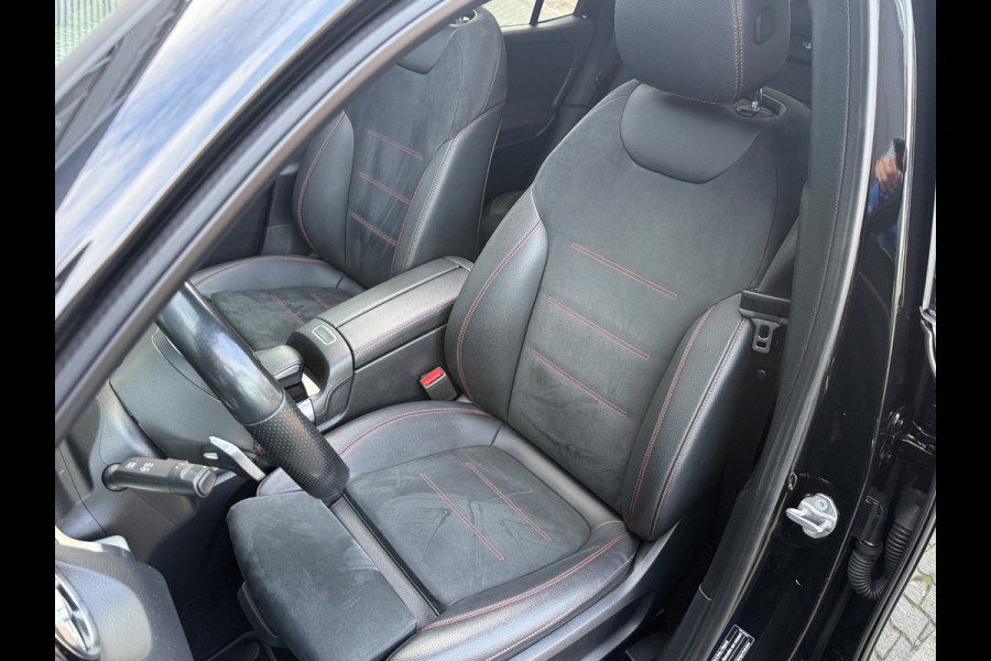 Mercedes-Benz Glb 180 Business Solution AMG | Panoramadak | Multibeam | Memorystoelen