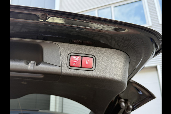 Mercedes-Benz Glb 180 Business Solution AMG | Panoramadak | Multibeam | Memorystoelen