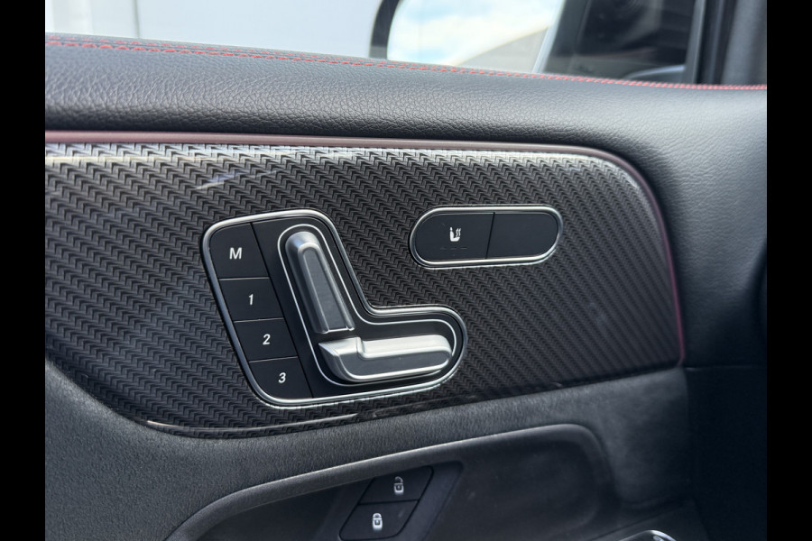 Mercedes-Benz Glb 180 Business Solution AMG | Panoramadak | Multibeam | Memorystoelen