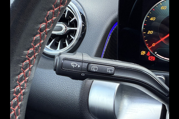 Mercedes-Benz Glb 180 Business Solution AMG | Panoramadak | Multibeam | Memorystoelen