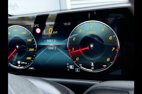 Mercedes-Benz Glb 180 Business Solution AMG | Panoramadak | Multibeam | Memorystoelen