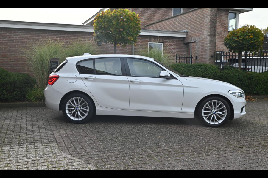 BMW 1-serie 118i Edition Shadow 136 PK Keyless Leder Stoelverwarming 17''