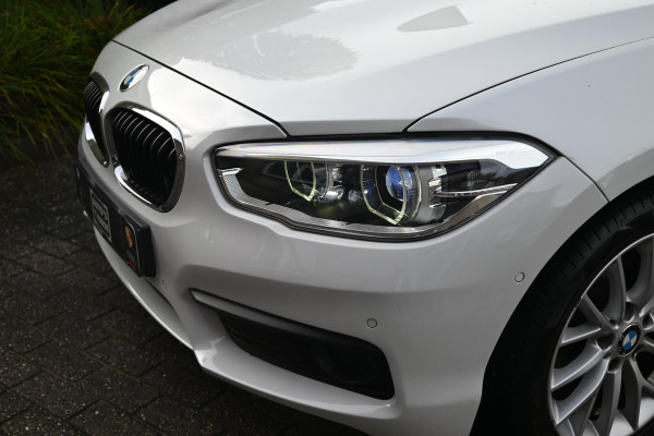 BMW 1-serie 118i Edition Shadow 136 PK Keyless Leder Stoelverwarming 17''