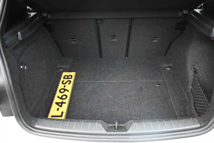 BMW 1-serie 118i Edition Shadow 136 PK Keyless Leder Stoelverwarming 17''