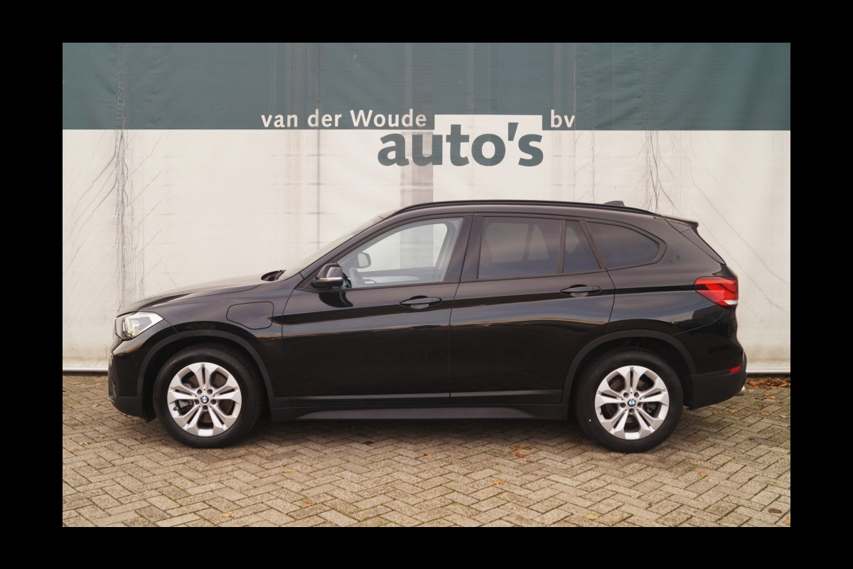 BMW X1 xDrive25e Executive -NAVI-ECC-HUD-CAM-PDC- BMW X1 xDrive25e Executive -NAVI-ECC-HUD-CAM-PDC-