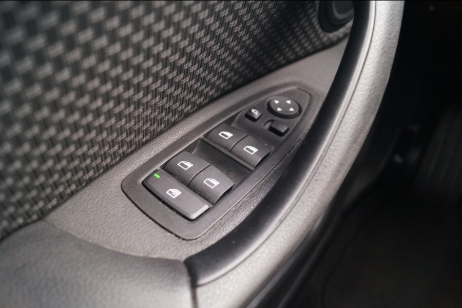 BMW X1 xDrive25e Executive -NAVI-ECC-HUD-CAM-PDC- BMW X1 xDrive25e Executive -NAVI-ECC-HUD-CAM-PDC-