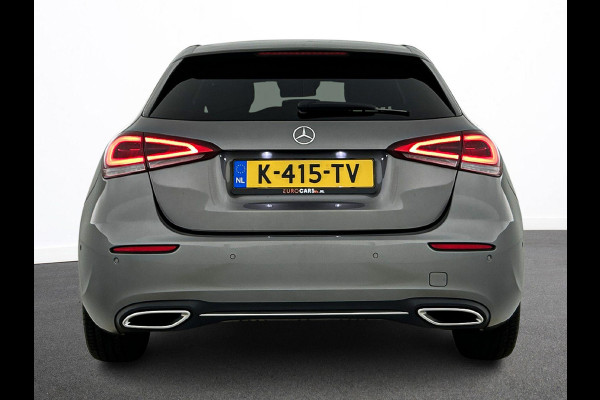 Mercedes-Benz A-Klasse 160 Business Solution Luxury Navigatie Apple Carplay/Android Auto Camera Parkeersensoren Cruise Control Stoelverwarming Virtual Cockpit Lichtmetalen velgen Climate Control