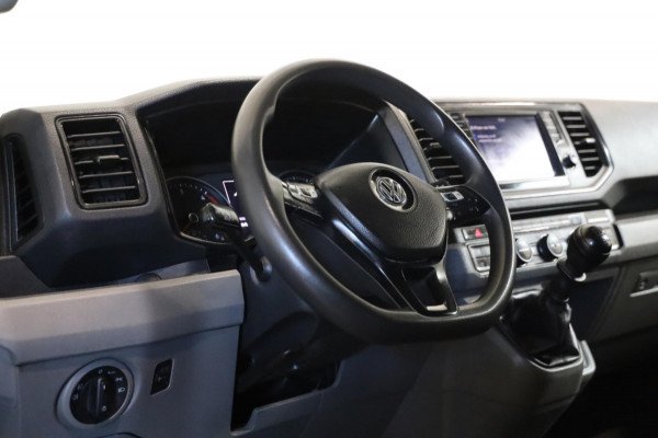 Volkswagen Crafter HIGHLINE L3/H3 140PK NAP AIRCO TREKHAAK NAVI CARPLAY CAMERA TOPBUS LEASE v/a €99.pm INRUILMOG