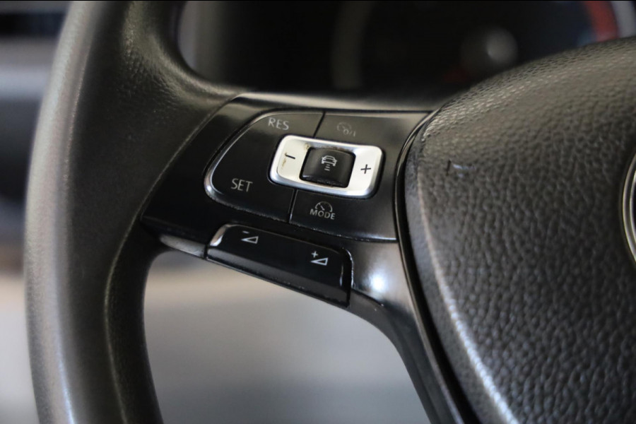 Volkswagen Crafter HIGHLINE L3/H3 140PK NAP AIRCO TREKHAAK NAVI CARPLAY CAMERA TOPBUS LEASE v/a €99.pm INRUILMOG